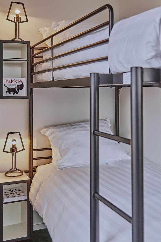 Gooiland Hotel 4*